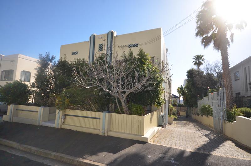 2 Bedroom Property for Sale in Vredehoek Western Cape